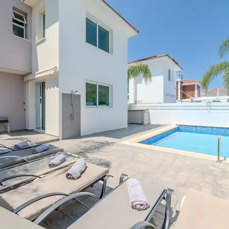 Avra 84 Villa *