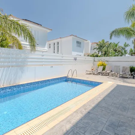 Avra 84 Villa Protaras